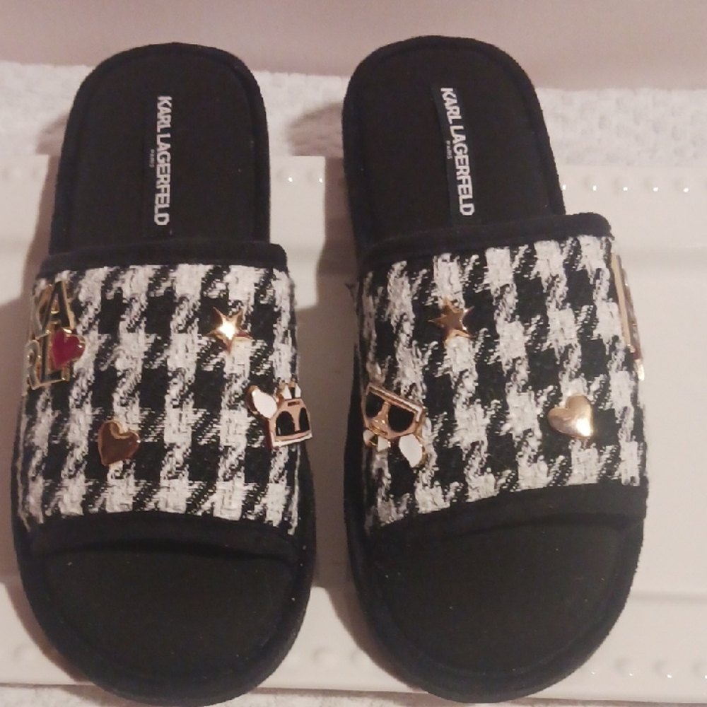 Karl Lagerfeld Black and White Houndstooth Slides with Gold Accents ⚜️👑⚜️